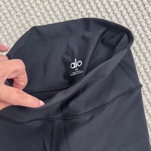 ALO Yoga Women's Sleek Black Leggings